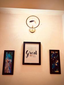 Imagen de la galería de Olive-Luxury Studio Apartment, en Noida 17 fotos más