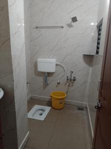 UDUPI YATHRINiVAS的一间浴室