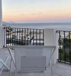 Balkón nebo terasa v ubytování Beach House Casa A Mare in Canneto Lipari