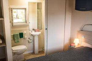 Φωτογραφία από το άλμπουμ του Feriendorf Le Tamerici Mobilehome Costa Rei für 6 Personen σε Marina di Cecina