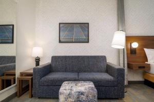 Home2 Suites By Hilton Jonesboro的休息区