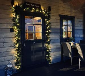 Fotografie z fotogalerie ubytování LITTLE ROCK RETREAT Log Cabin with Hot Tub v destinaci Westmeath