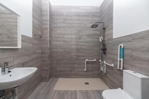 Koupelna v ubytování Moreno Rooms