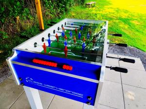 Πινγκ πονγκ στο Extertal-Ferienpark - Premium Ferienhaus Sauna Wandern #56a ή εκεί κοντά