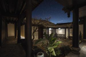 Gallery image of 丽江见山庐观景花园民宿 in Lijiang