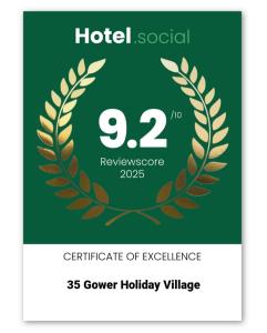 Сертификат, награда, вывеска или другой документ, выставленный в 35 Gower Holiday Village with Seasonal Pool