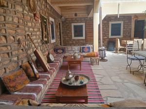 Posezení v ubytování Kasbah Imini Restaurant & Hotel
