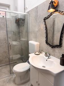 Koupelna v ubytování Halháza Erdészlak Apartman