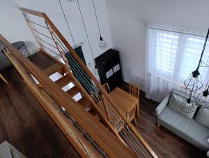 Telewizja i/lub zestaw kina domowego w obiekcie Bukszpanowa Alejka domek całoroczny, okolica Ojcowski Park Narodowy