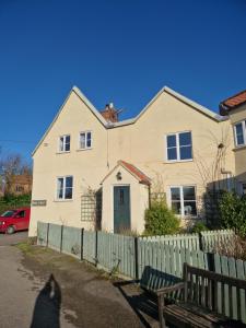 Budova, kde se apartmán nachází + 5 fotografií