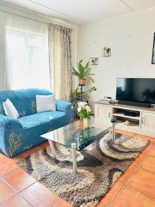 Et tv og/eller underholdning på The Urban Dessert "Comfort and Convenience Merged"