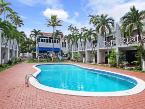 The swimming pool at or close to Chrisanns Paradise Suite by the Ocean - Apt#9
