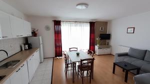 Kuchyň nebo kuchyňský kout v ubytování Apartment Zdenka-5 km from Opatija + 20 fotografií