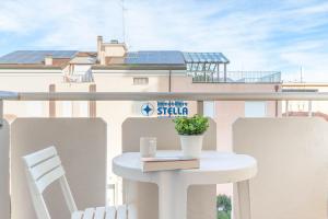 Balkon lub taras w obiekcie Condominio International