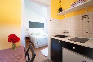 Kuchyň nebo kuchyňský kout v ubytování Art Apartment SeaSoul