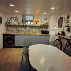 Η κουζίνα ή μικρή κουζίνα στο Harteneck Apartments