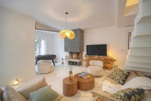 Fotografie z fotogalerie ubytování FRGK "La Cote d'Azur Villa Private Pool, AC Ultra-Fast Wi-Fi" v Cannes