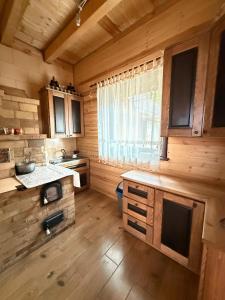 Η κουζίνα ή μικρή κουζίνα στο Mountain View Chalet