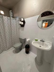 Ένα μπάνιο στο Penthouse 3 at Malecon PV Heart