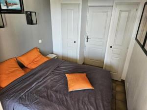 Posteľ alebo postele v izbe v ubytovaní Les Appartements aux Restanques du Golfe de St Tropez - maeva Home - Appartement 2 pièces 4 personnes avec une magnifique vue mer - Prestige - super Home MAE-1035 + 22 fotografií