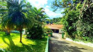 Taman di luar Pousada Refúgio Serrano