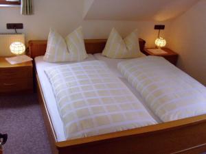 Ein Bett oder Betten in einem Zimmer der Unterkunft Apartment in Oberkirchen near Winterberg Skiing