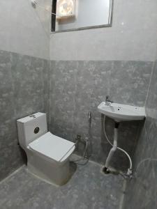 Gallery image of Hotel Braj Nikunj ! near new Rangj ji Temple, Prem mandir, ISCKON temple ! Fully air conditioned and prime located place in Vrindāvan