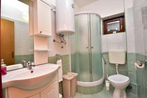 Kúpeľňa v ubytovaní Apartment Roko + 6 fotografií