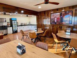 Galeriebild der Unterkunft Americas Best Value Inn Wall in Wall