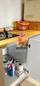 Η κουζίνα ή μικρή κουζίνα στο SAZ Guesthouse
