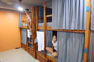Hosté ubytování NOMAD HOSTEL KRABI AND TRAVEl