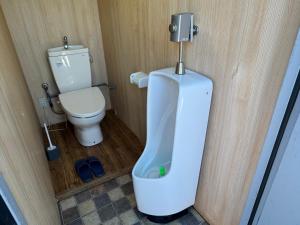 Koupelna v ubytování 富士見の丘オートキャンプ場