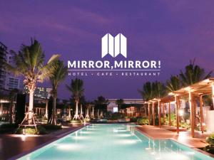 Bazén v ubytování Mirror Mirror Hotel Cafe & Restaurant nebo v jeho okolí