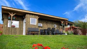 Vonkajšia záhrada v ubytovaní Romantic Jacuzzi Hideaway near Hévíz