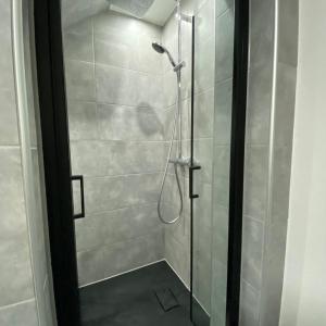 O baie la Ferienwohnung Eppelborn 80m² +25 fotografii