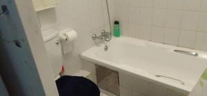 Koupelna v ubytování Central Sandton Rooms Nowifi