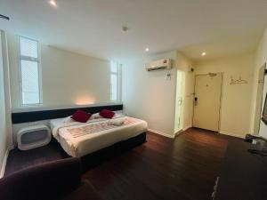Gallery image of The Riverfront Hotel in Melaka