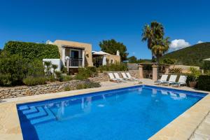 Бассейн в Villa Sa Paissa Sea Views или поблизости