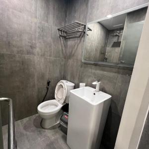 Koupelna v ubytování Sky Garden Apartment 2 Bedroom Batam