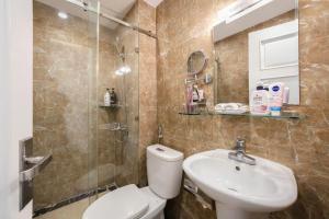 Ένα μπάνιο στο A25 Hotel - 30 An Dương