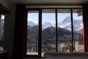 Üldine mäevaade või majutusasutusest Rooftop Kazbegi pildistatud vaade