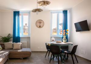 Μια τηλεόραση ή/και κέντρο ψυχαγωγίας στο Sirmione4u - Casa Caleidos