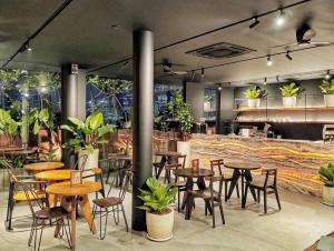 Restoran ili drugo mesto za obedovanje u objektu Rasuna Icon Hotel
