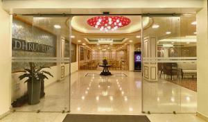 Ο χώρος του λόμπι ή της ρεσεψιόν στο Dhruv Elite and Banquets