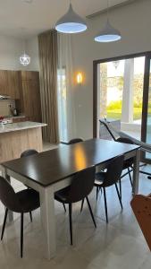 Kuchyň nebo kuchyňský kout v ubytování Murooj AlSifah