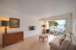Gallery image of OFF Rochelongue Vue Mer Panoramique, Terrasse & Plage Privée in Cannes