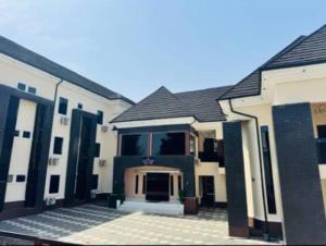 Gedung tempat hotel berlokasi