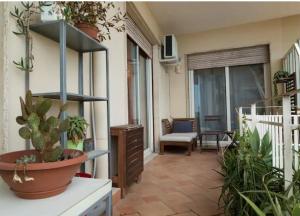 Balcone o terrazza di Naima Sea View Design Apartment By HouseinNaples