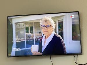 TV a/nebo společenská místnost v ubytování Practical Self-Check-in Studio