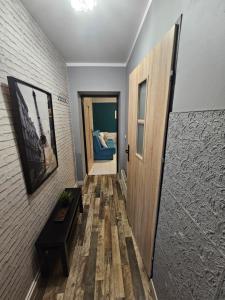Fotografia z galérie ubytovania Quiet Basement Apartment v Poznani